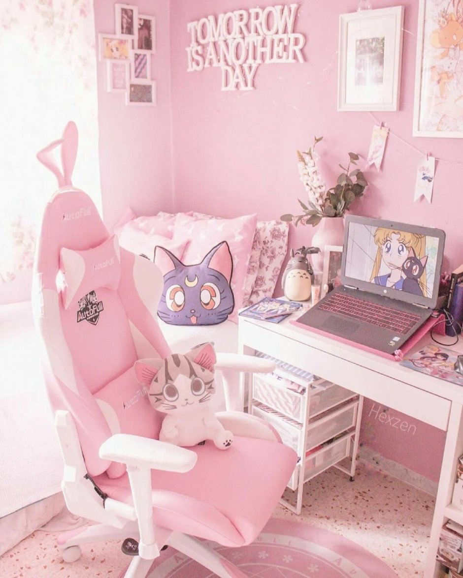Милая розовая комната.