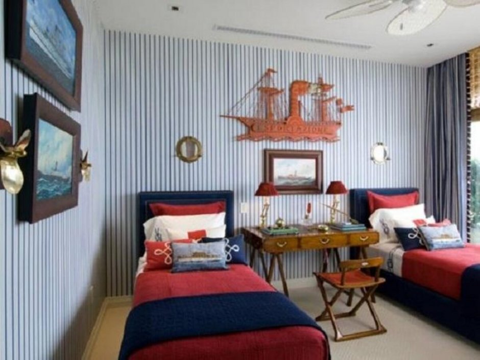 Интерьер маленькой комнаты в морском стиле