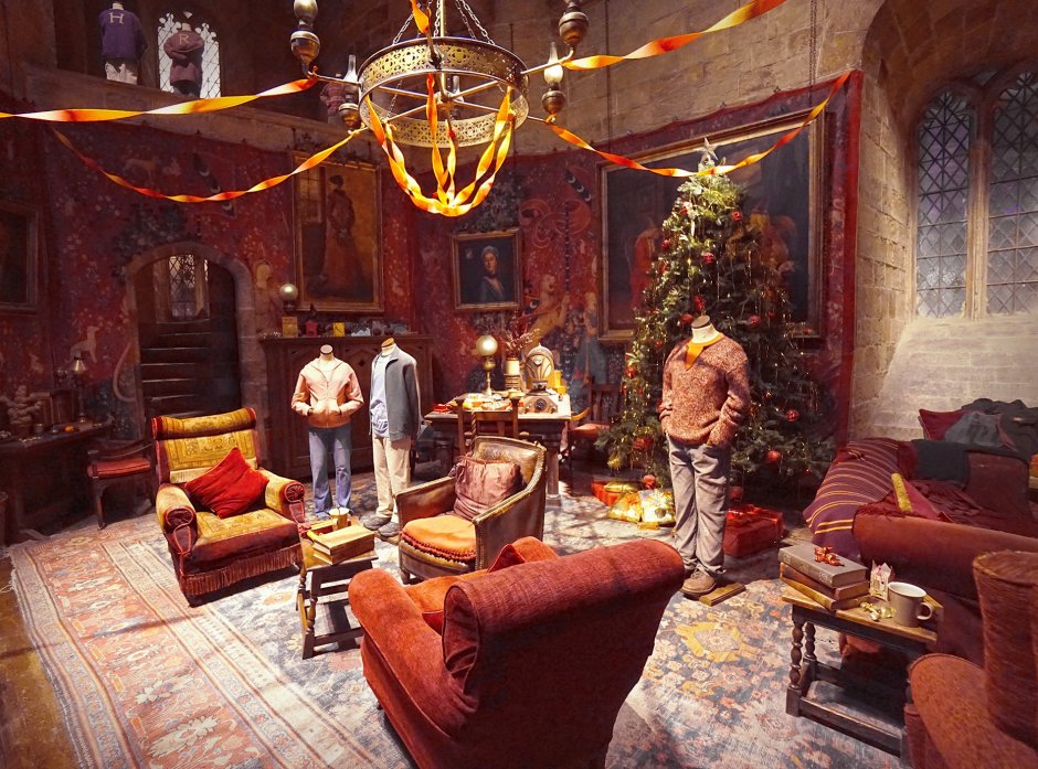 Гарри Поттер в спальне Гриффиндора