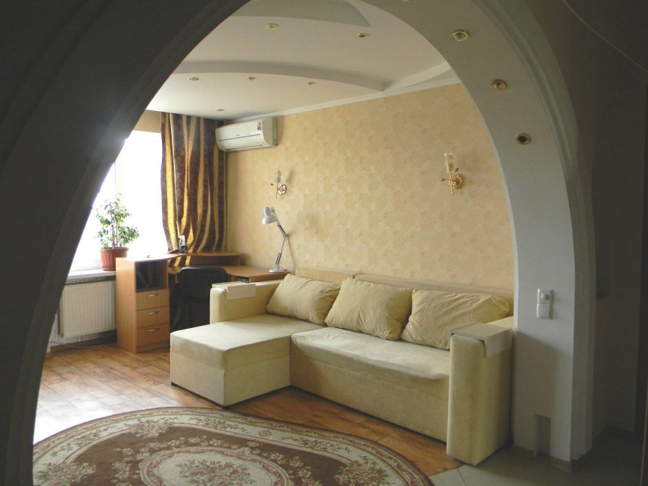 Интерьер гостиной в хрущевке с аркой (33 фото)