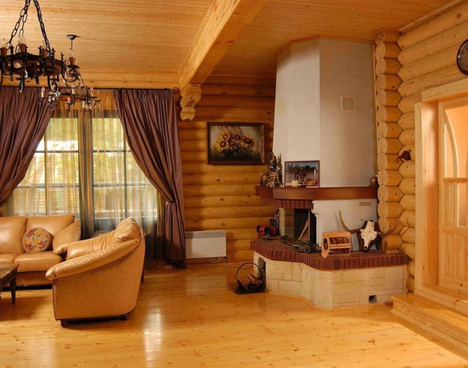 Зал в деревянном доме