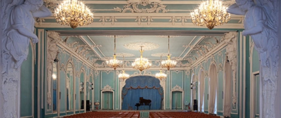 Зеркальный (концертный) зал дворец Белосельских Белозерских