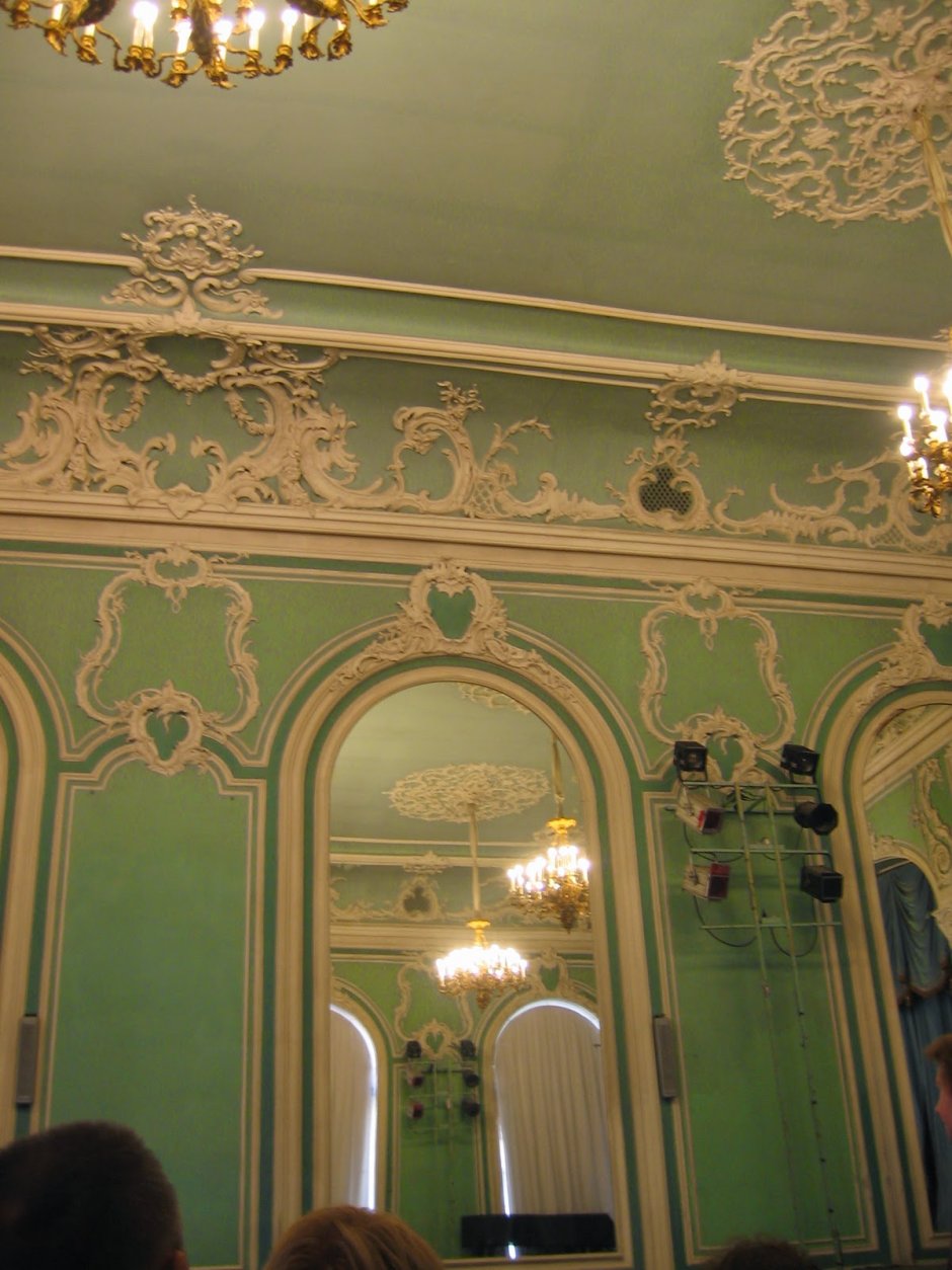 Дворец Белосельских-Белозерских в Санкт-Петербурге дубовый зал
