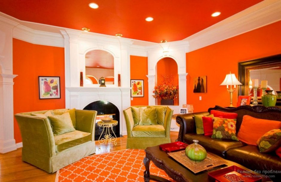 Интерьер гостиной в оранжевых тонах