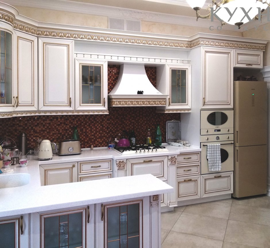 Классика кухня Бетула с золотой патиной