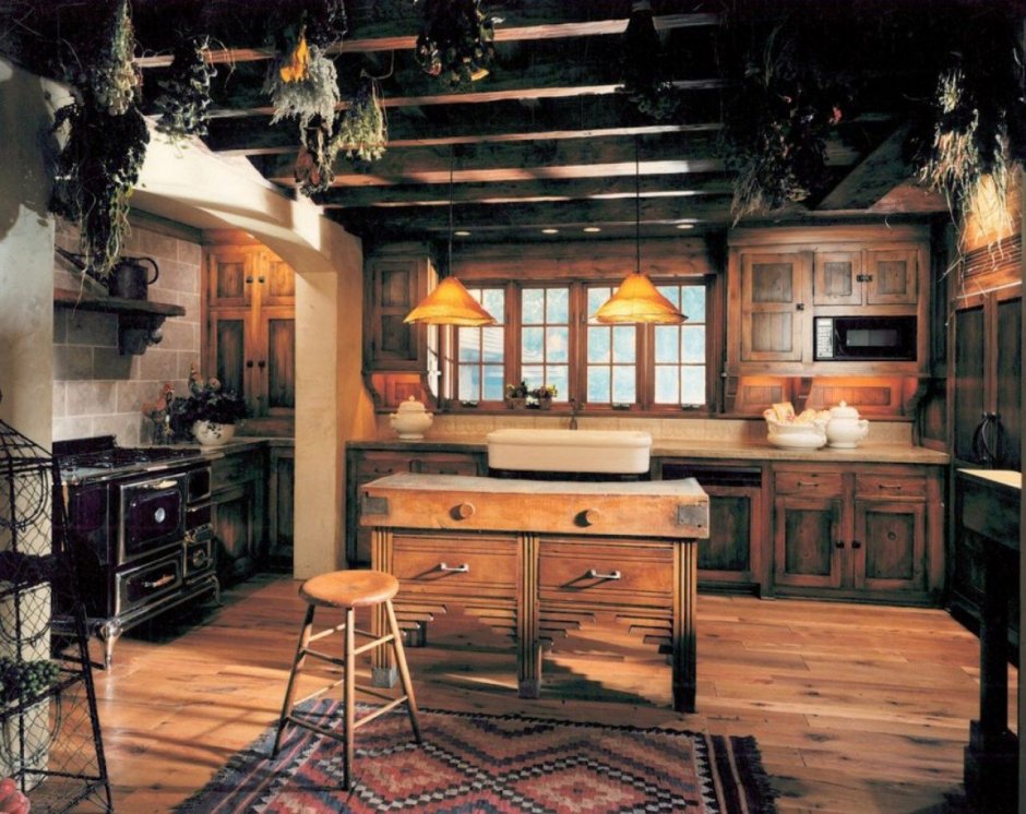 Интерьер кухни в старинном стиле