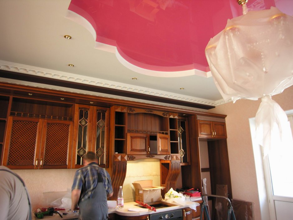 Фигурные потолки из гипсокартона для кухни