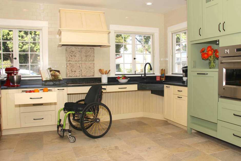 Кухня для инвалида колясочника