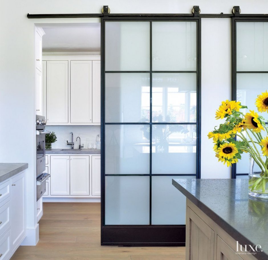 Раздвижные стеклянные двери на кухню