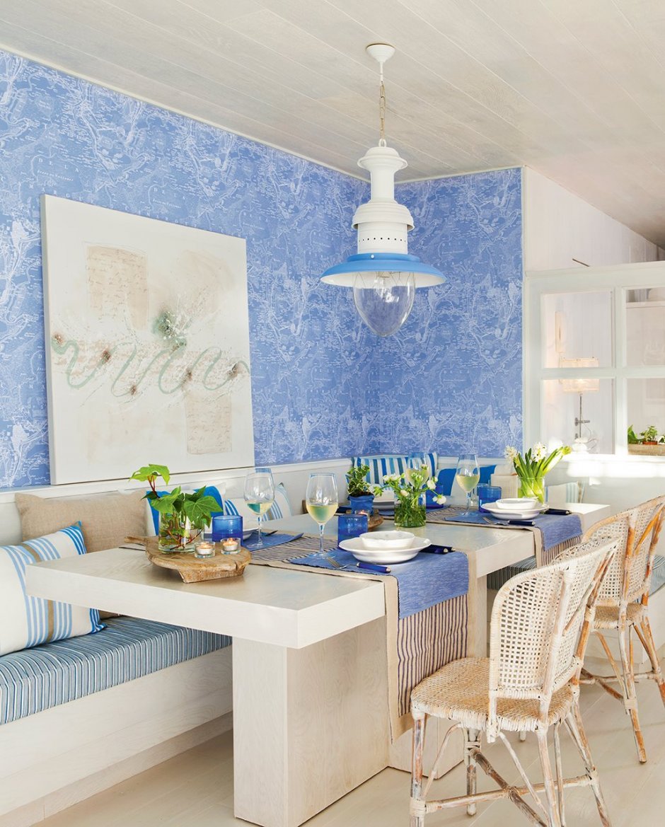 Красивый интерьер для кухни в голубых тонах