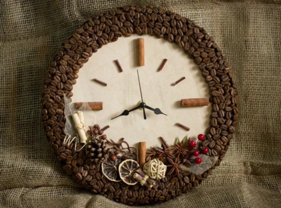 Часы из кофейных зерен