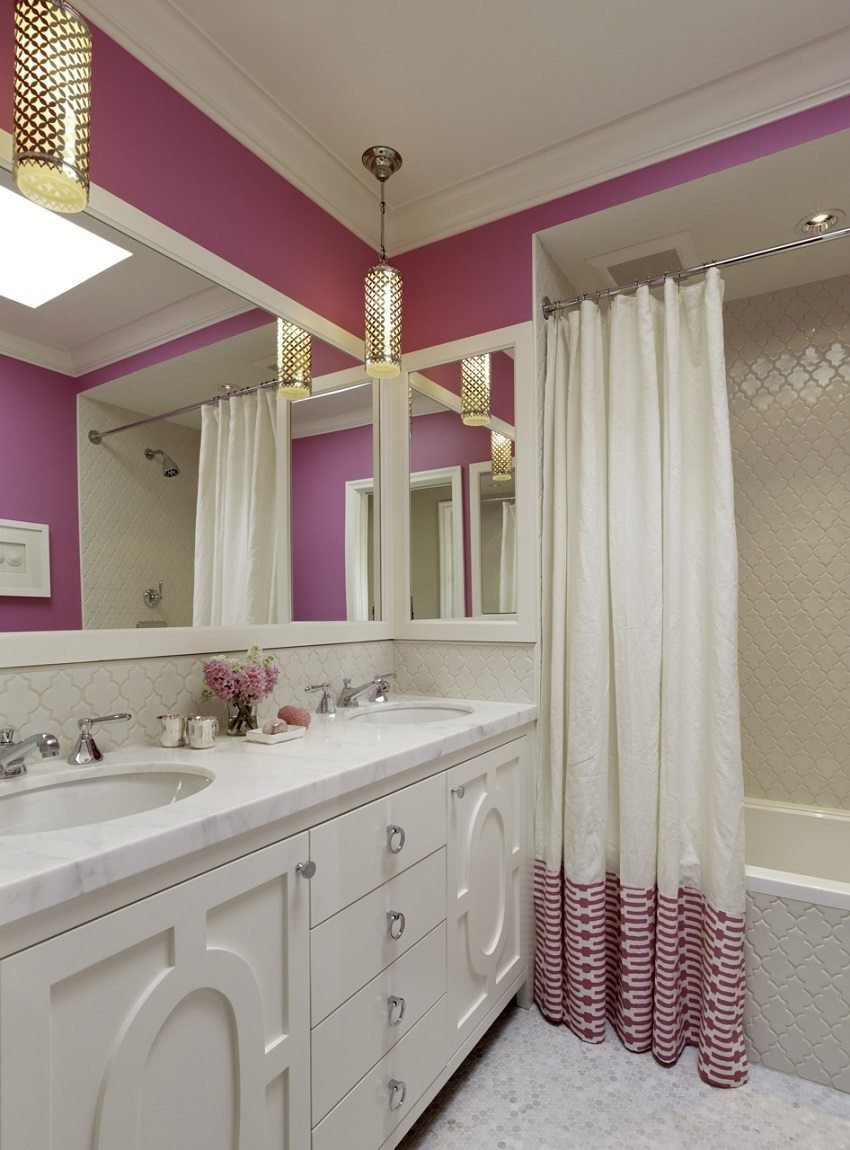 Интерьер ванной комнаты розовый