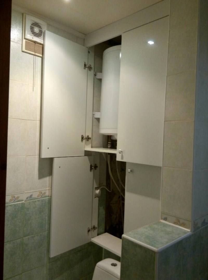 Шкаф для водонагревателя над унитазом