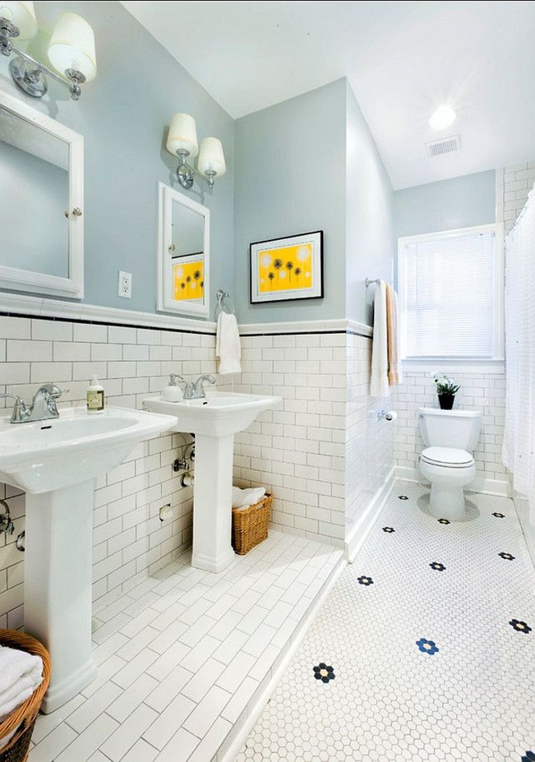 Белая плитка на пол в ванной. Белая плитка в ванной. Ванная комната с белой плиткой. Ванные комнаты с белой плиткой. Санузел с белой плиткой.