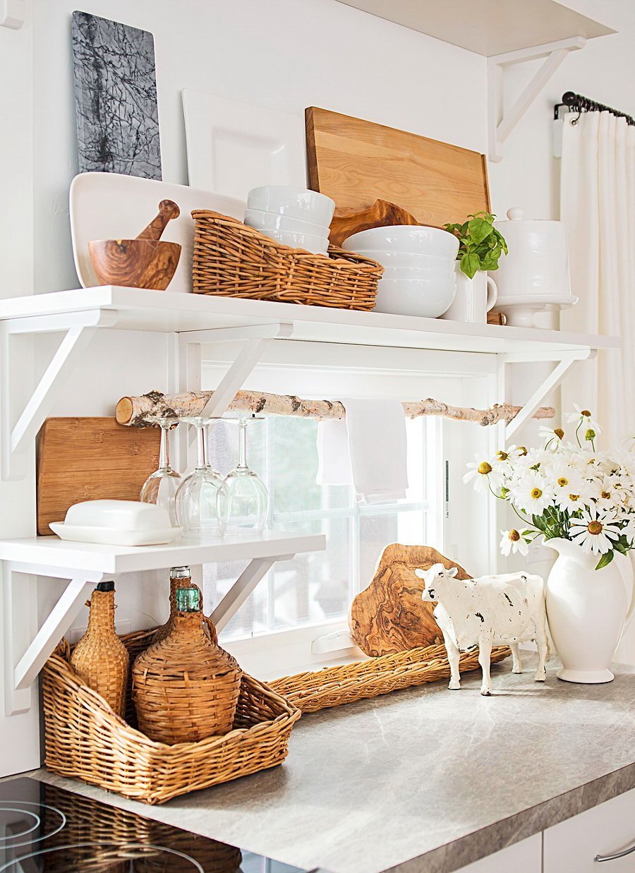 Плетеные корзины в интерьере кухни
