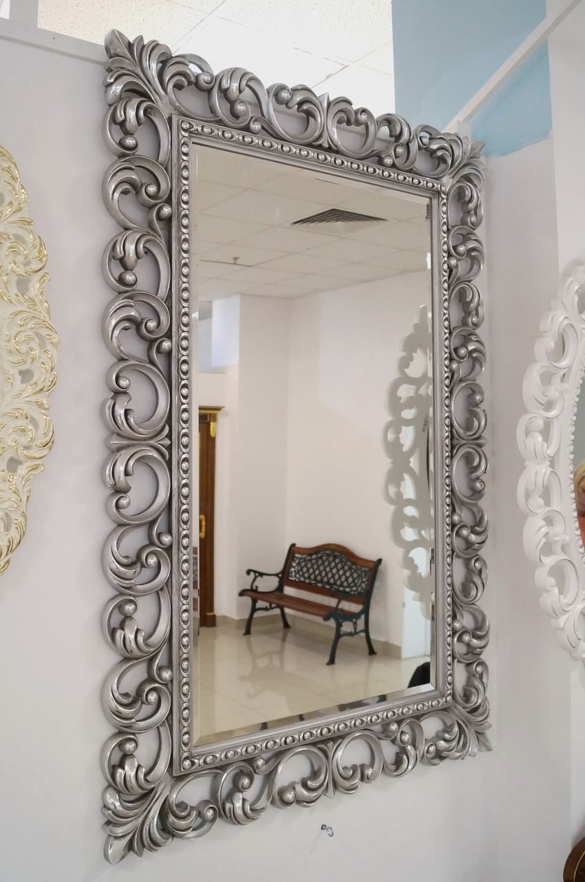 Напольное зеркало в багете