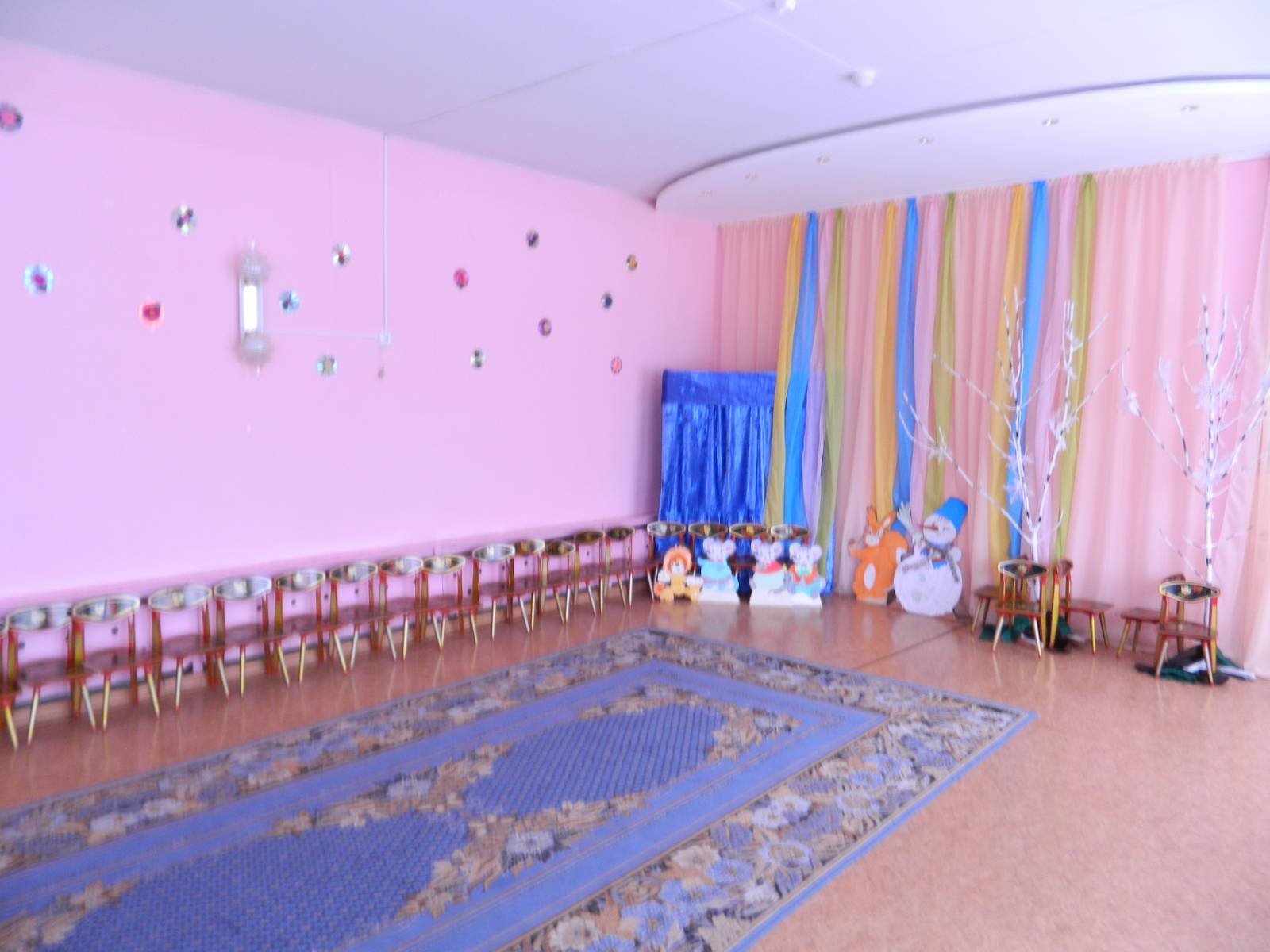 Фото в музыкальном зале в детском саду
