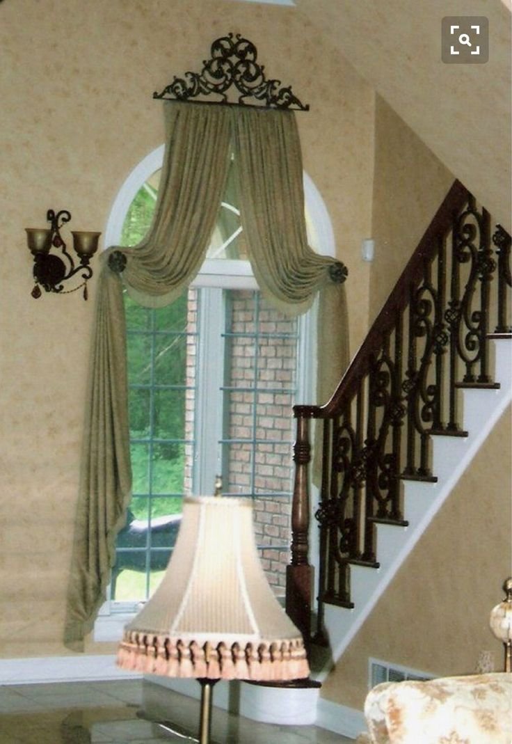 шторы над лестницей фото
