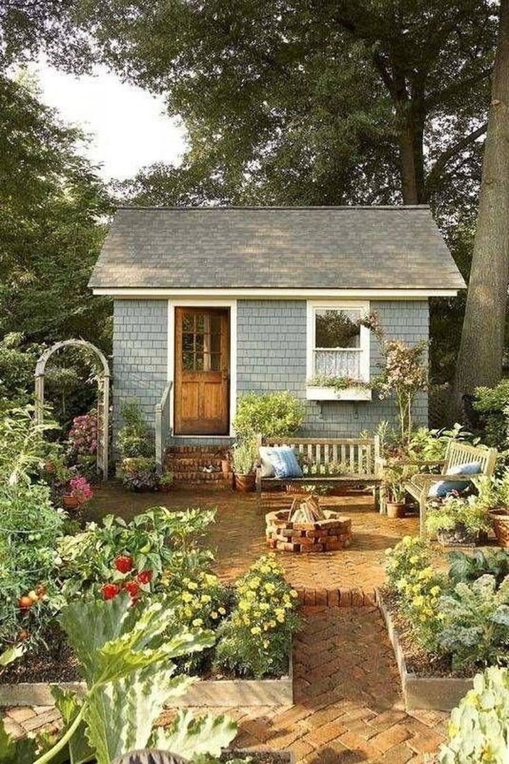Садовый участок с домиком