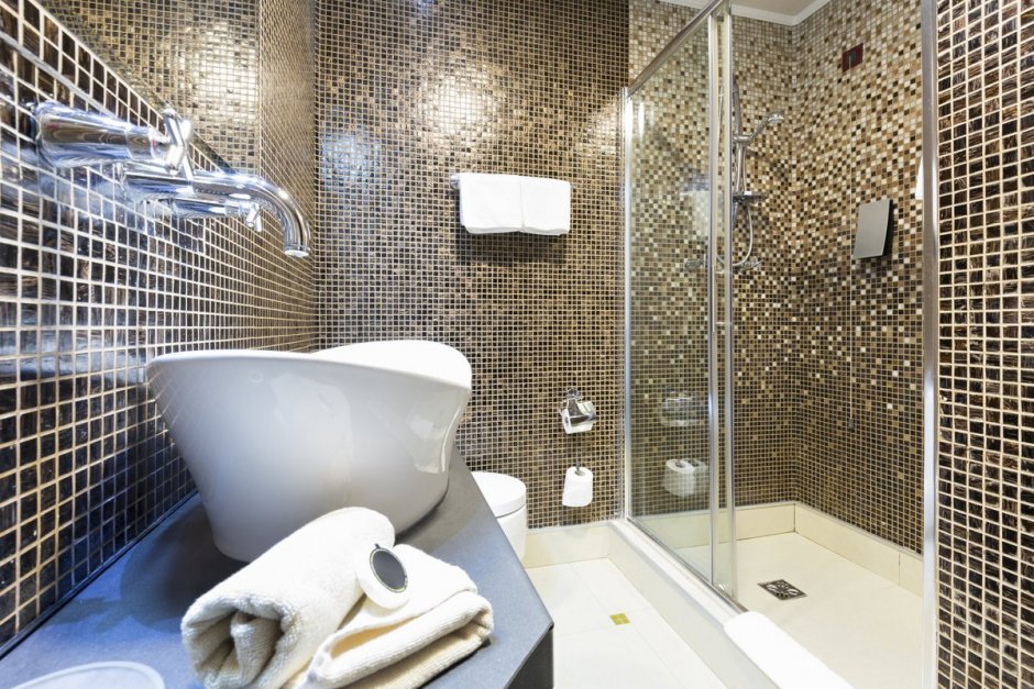 Мозаика в современном интерьере ванны
