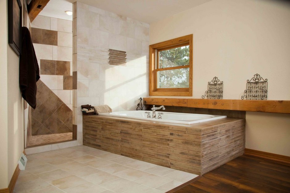 Интерьер ванной комнаты с элементами дерева
