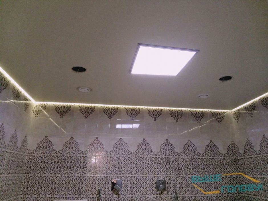Парящий потолок в ванную большую