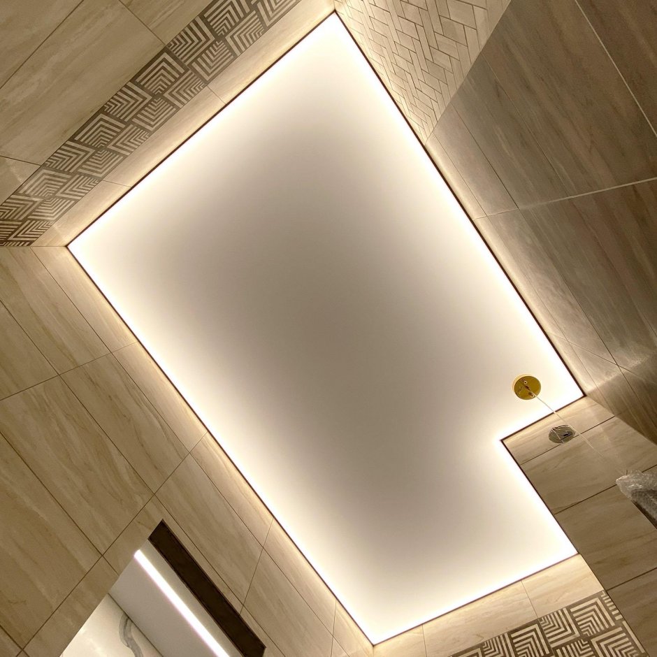 Светящийся потолок в санузле