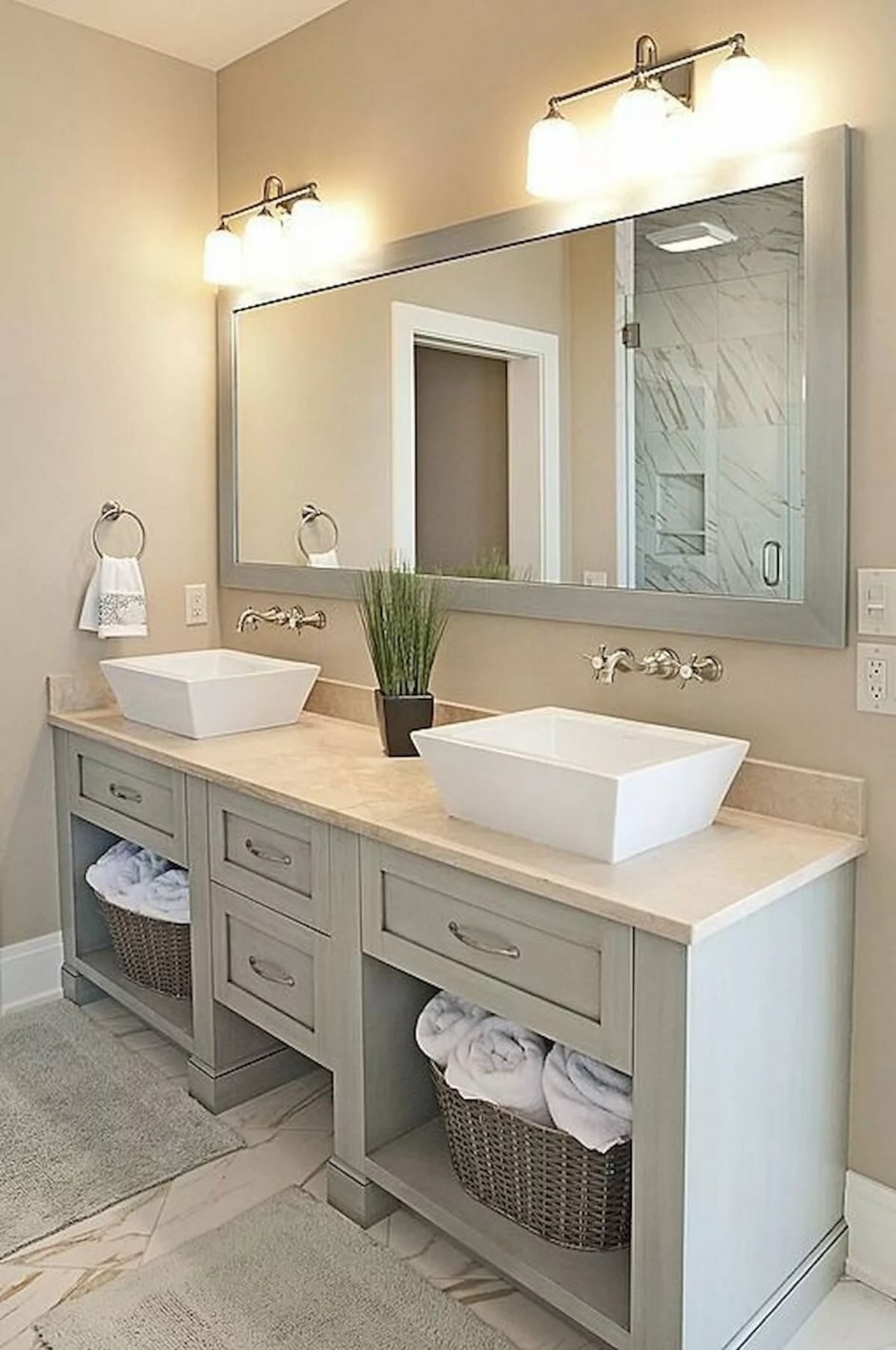 раковина в ванную со столешницей и тумбой и зеркалом