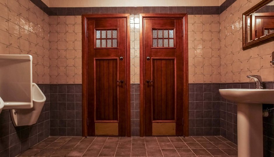 Двери в санузел и ванную комнату