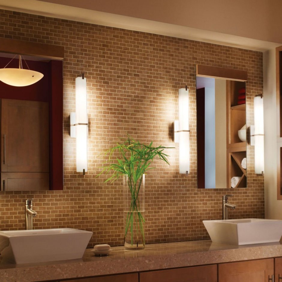 Висячие светильники в ванной около зеркала