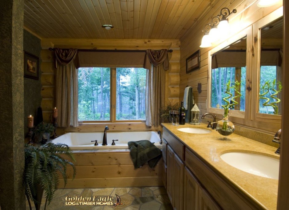 Окно в ванной в деревянном доме