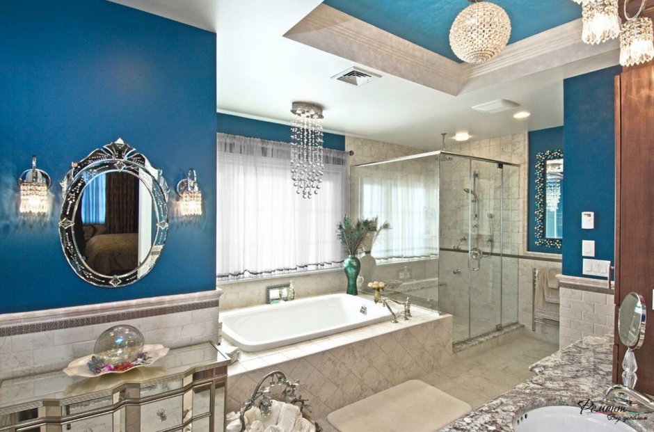 Голубая Золотая ванная комната