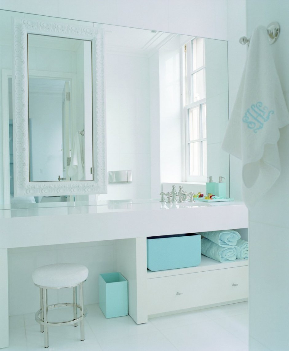Мебель для ванной бирюзового цвета