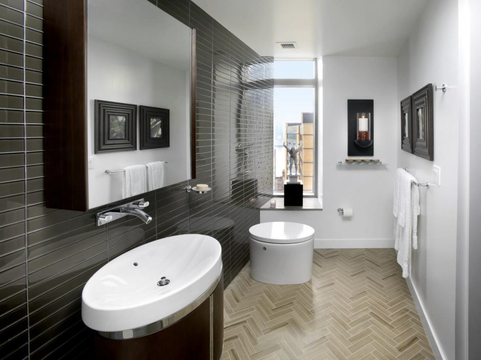 Небольшая ванная комната в современном стиле