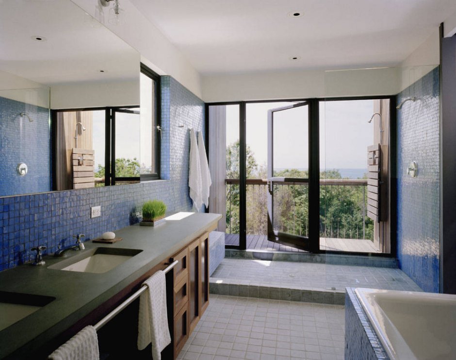 Ванная комната большая с балконом