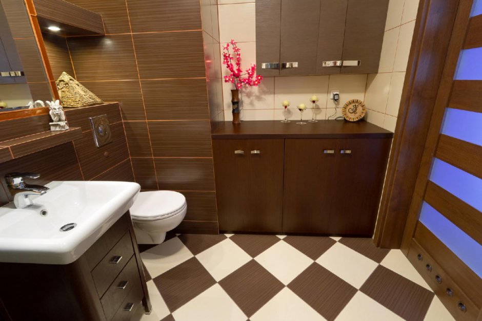Ванная комната коричнево-бежевая