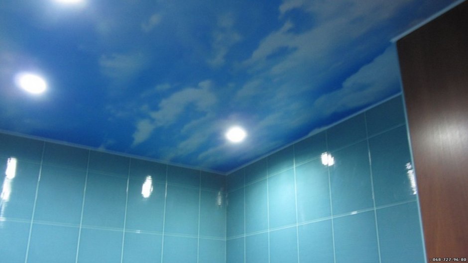 Потолок в ванной с облаками