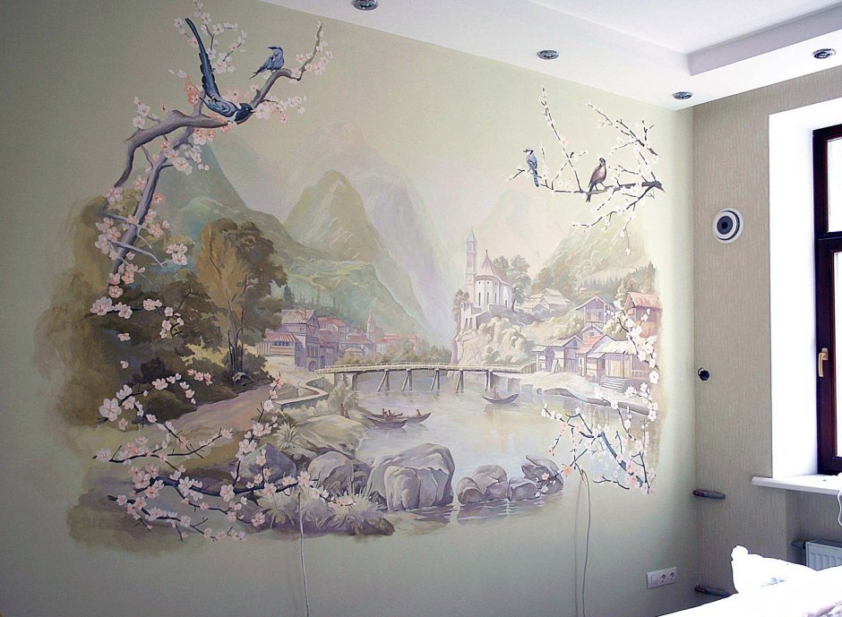 Роспись на стене в интерьере гостиной