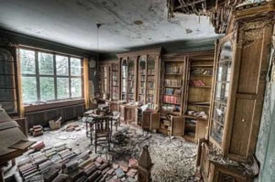 Заброшенный книжный магазин