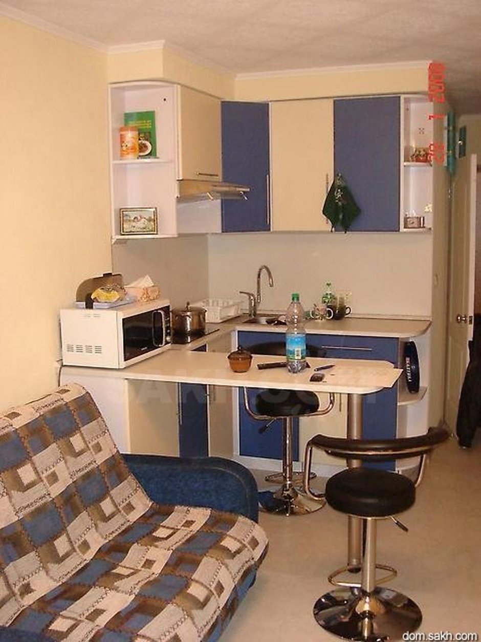 Кухня в маленькой комнате общежития