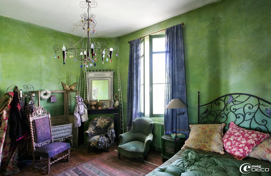 Комната в стиле бохо зеленые стены