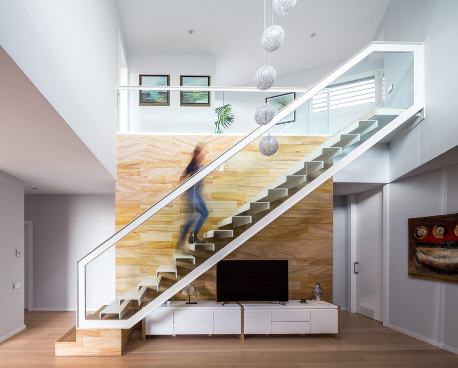 Лестница для двухуровневой квартиры дизайн фото