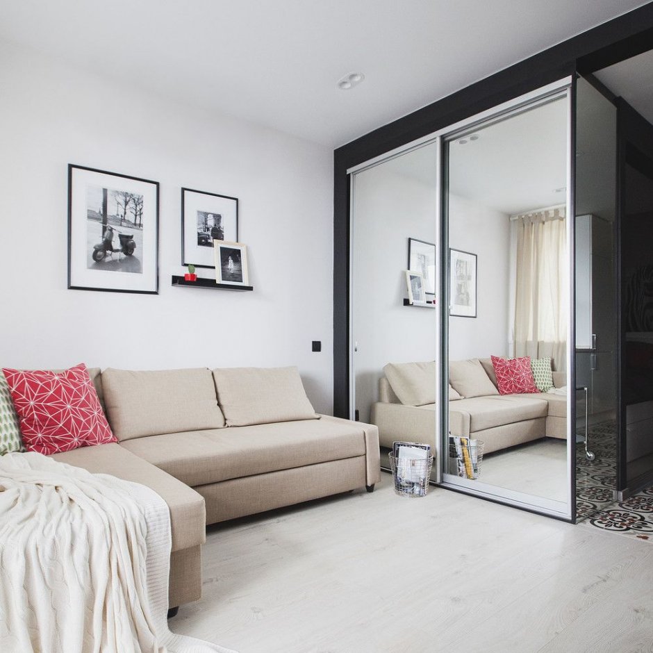 Спальня в нише однокомнатной квартиры