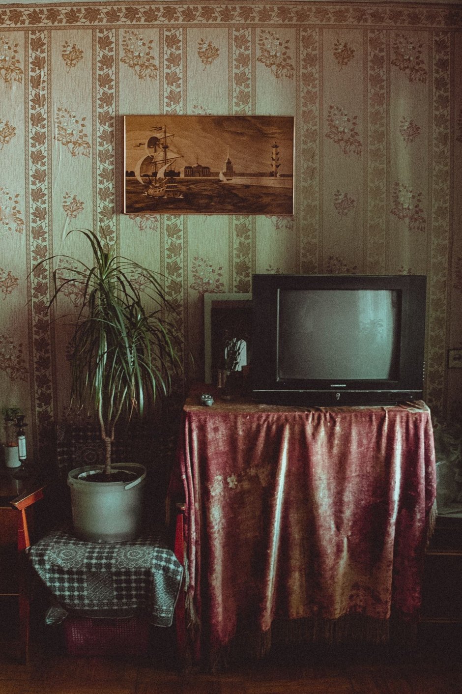 Советская квартира с ковром