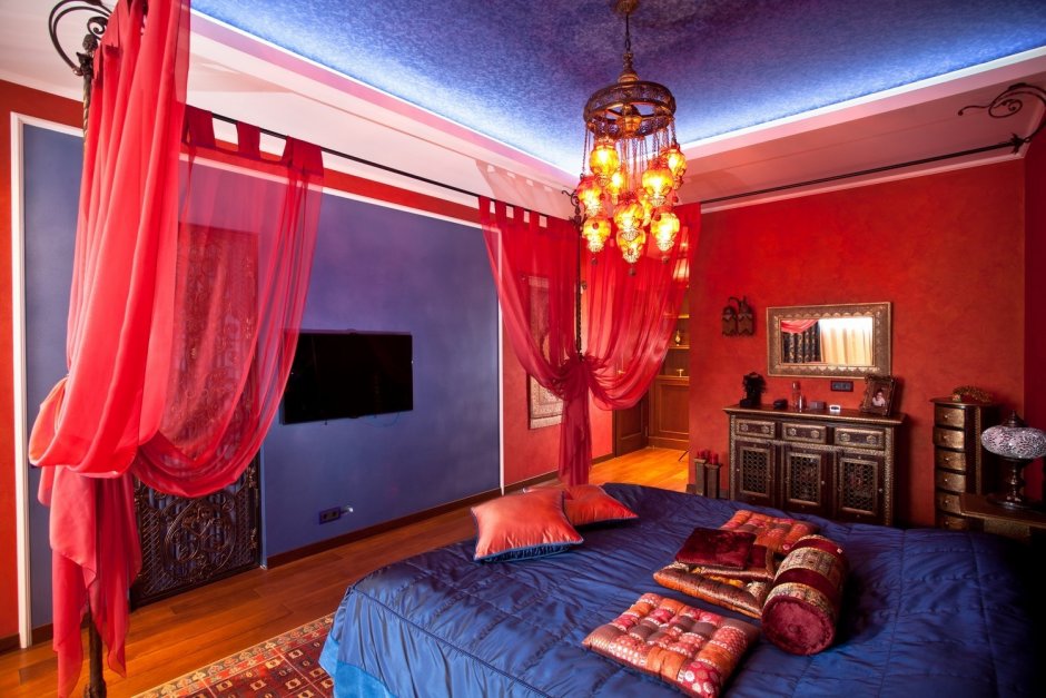 Спальня в Восточном стиле красная
