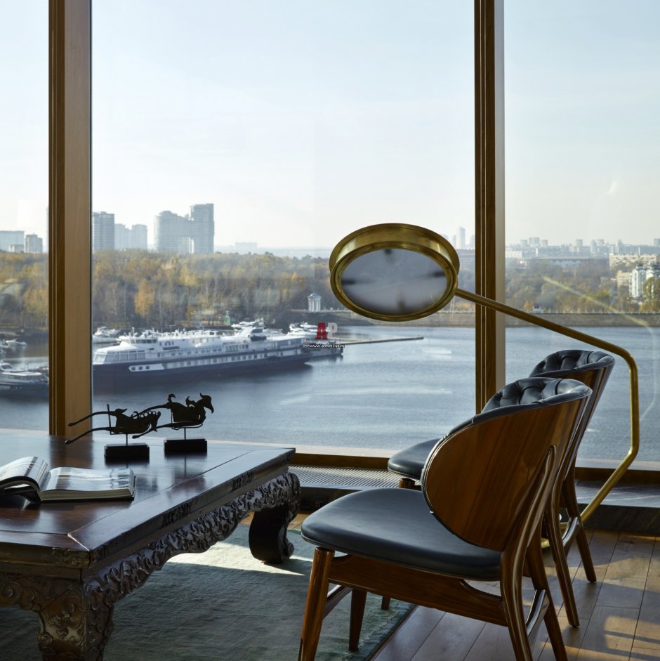 Вид из квартиры с панорамными окнами