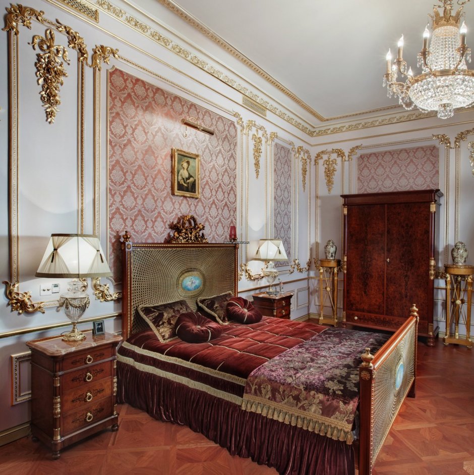 Комната в дворцовом стиле