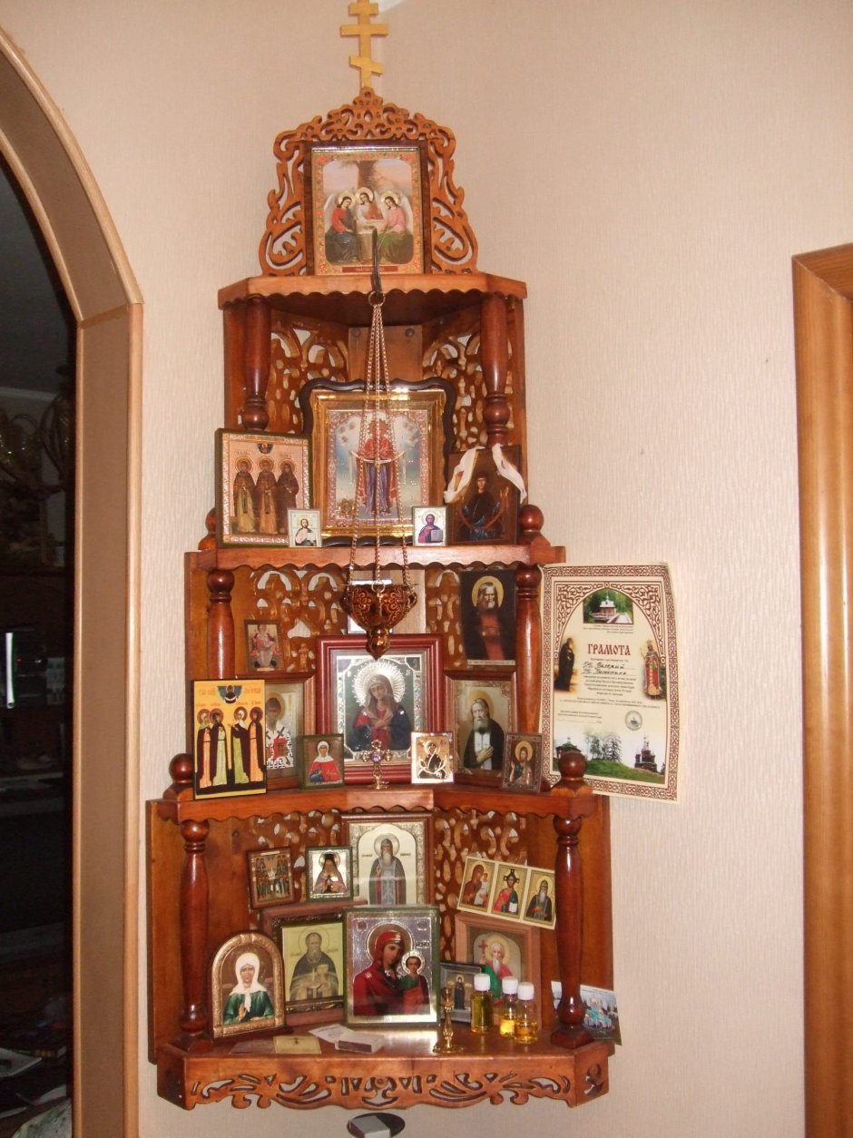 Полка для икон дип 500х330с