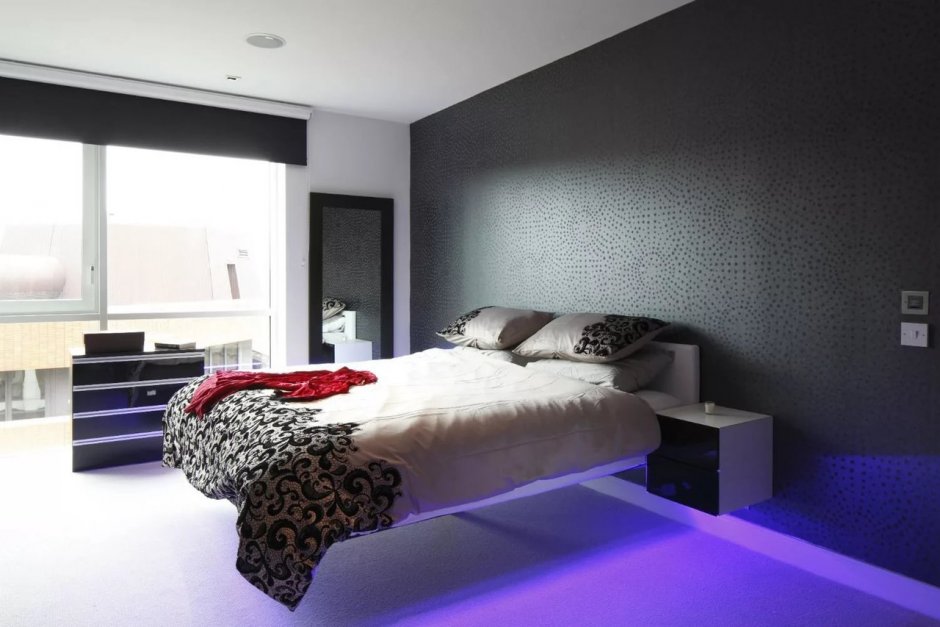 Кровать с подсветкой снизу