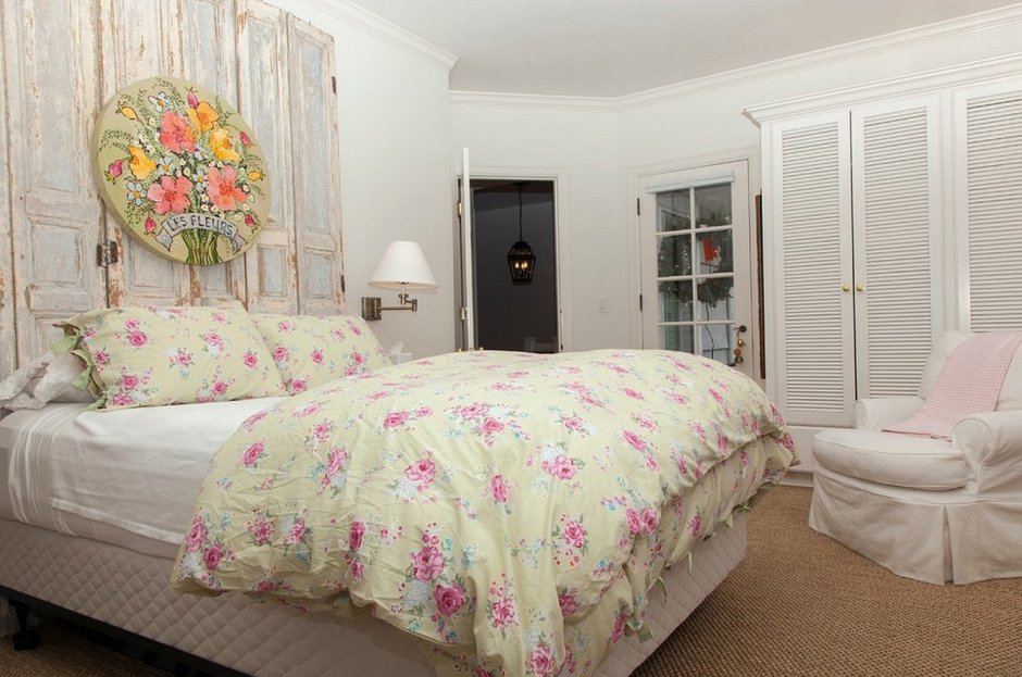Спальня в цветочном стиле